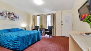 Desk, iron/ironing board, free WiFi, wheelchair access
