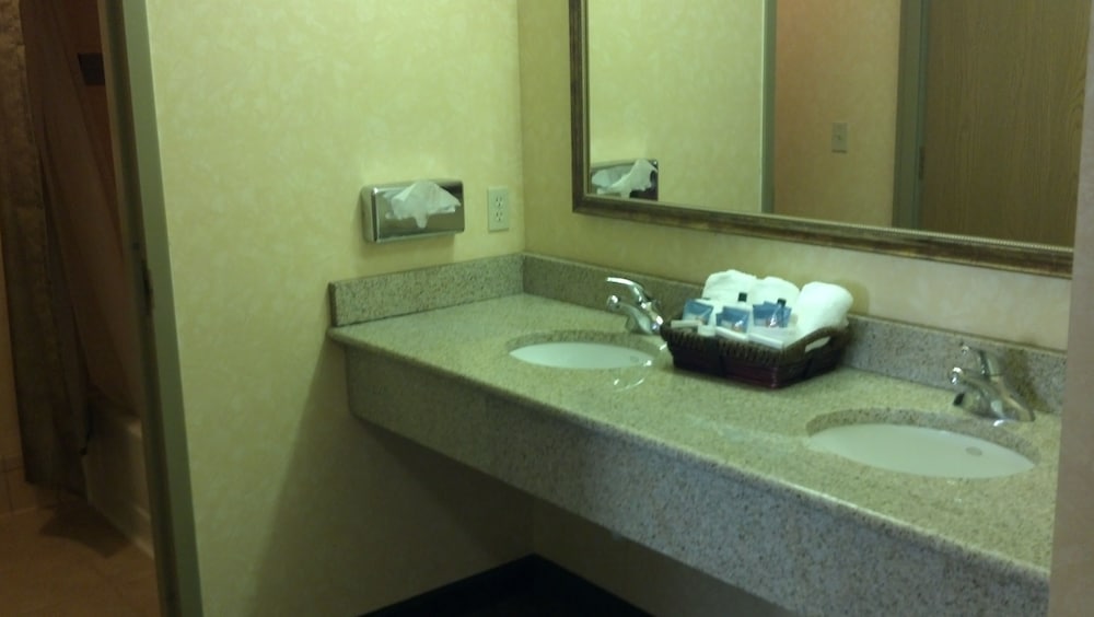 PutInBay Resort and Conference Center in PutinBay Best Rates