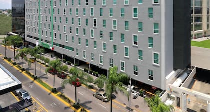 Wyndham Garden Guadalajara Acueducto