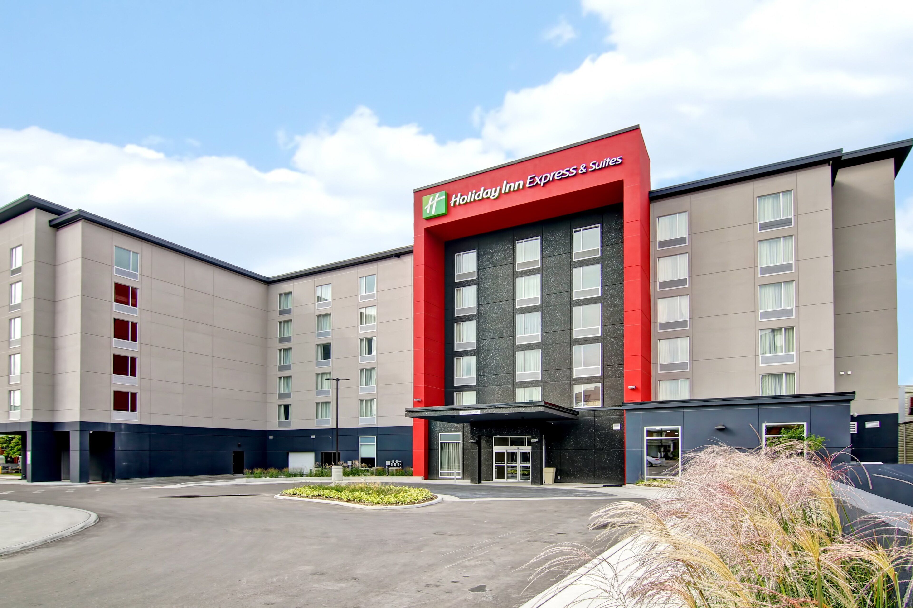 Holiday Inn Express & Suites Oshawa Downtown - Toronto Area in Oshawa, Canada