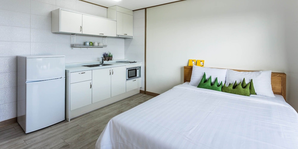 Jeju Krabi Pension Seogwipo Kor Best Price Guarantee - 