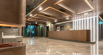 Amber Hotel Central