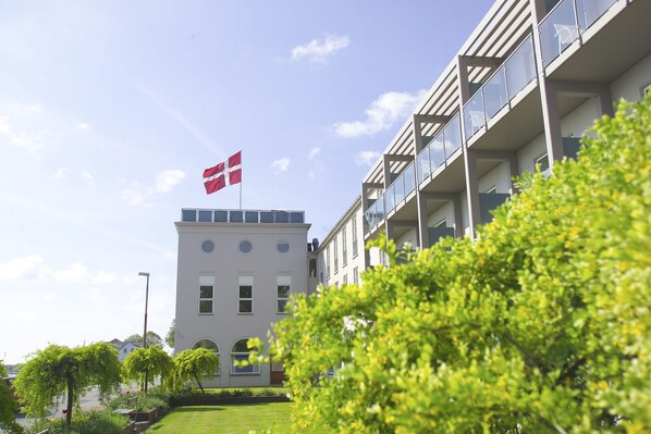 Primary image