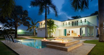 Manati World Point Inn