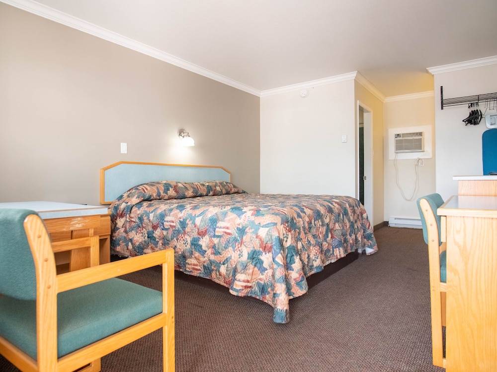 Lamplighter Motel in Kamloops | Best Rates & Deals on Orbitz