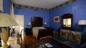 Flat-screen TV, fireplace