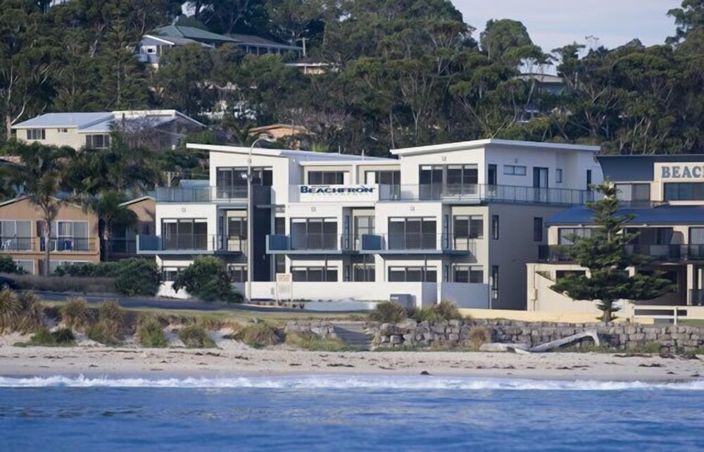 Mollymook Beachfront Executive Apartment