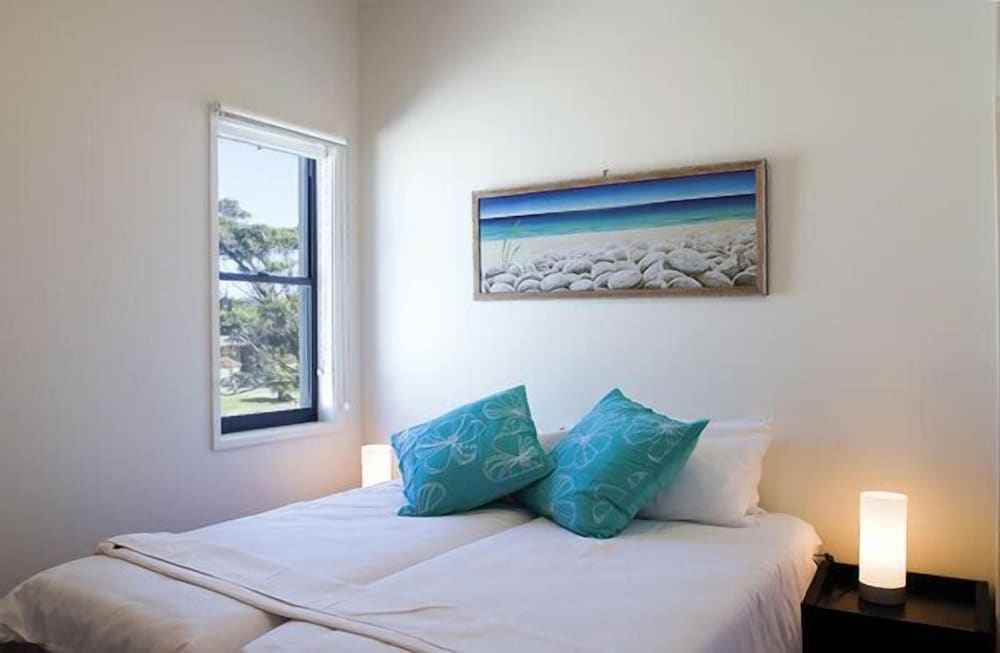 Mollymook Beachfront Executive Apartment