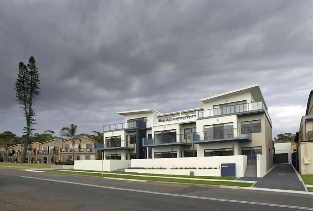 Mollymook Beachfront Executive Apartment