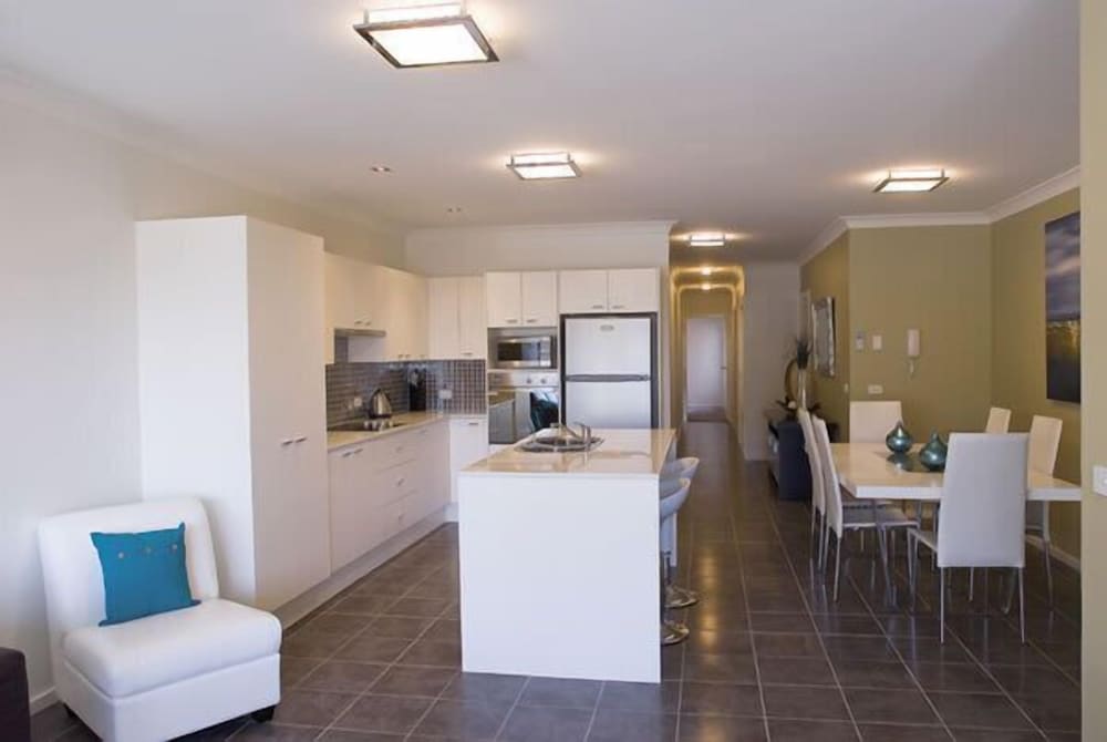 Mollymook Beachfront Executive Apartment