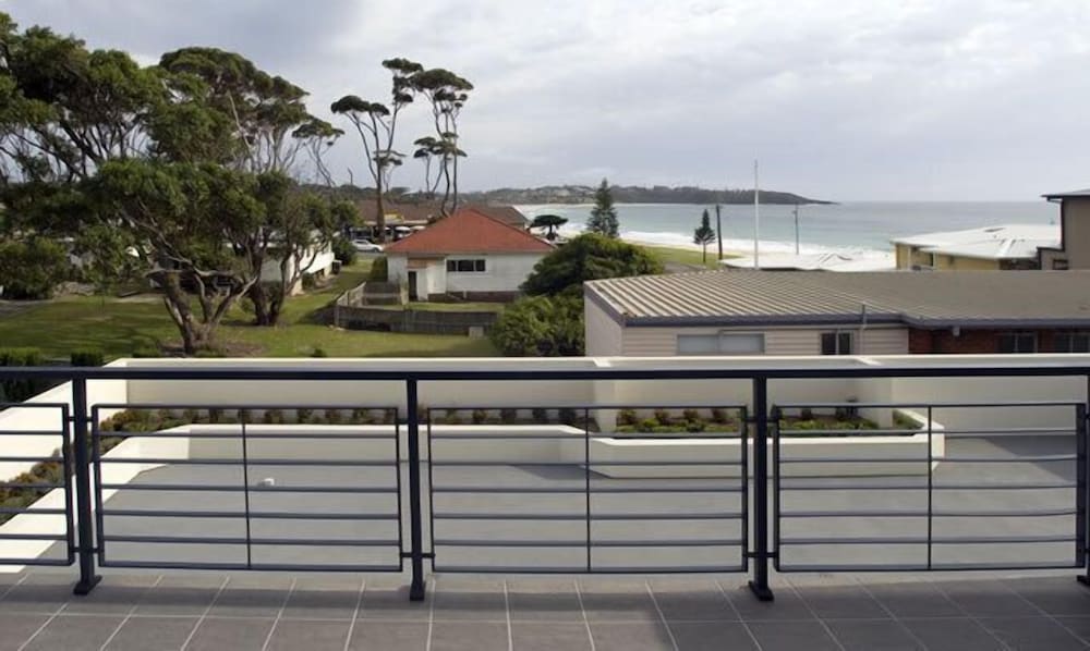 Mollymook Beachfront Executive Apartment