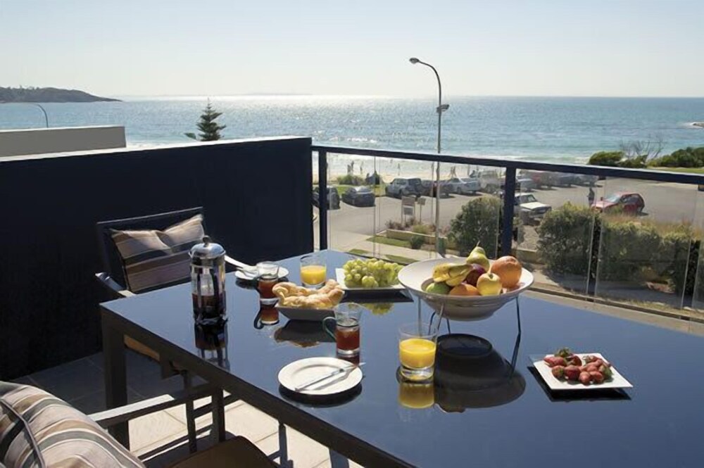 Mollymook Beachfront Executive Apartment