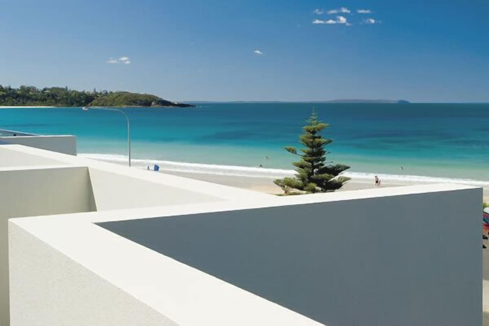 Mollymook Beachfront Executive Apartment