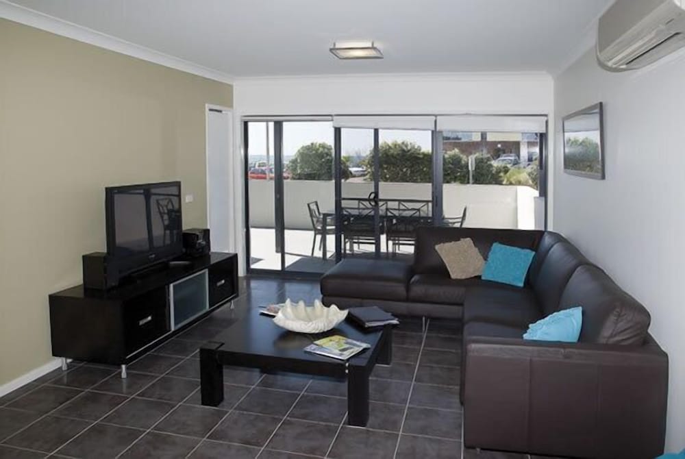 Mollymook Beachfront Executive Apartment