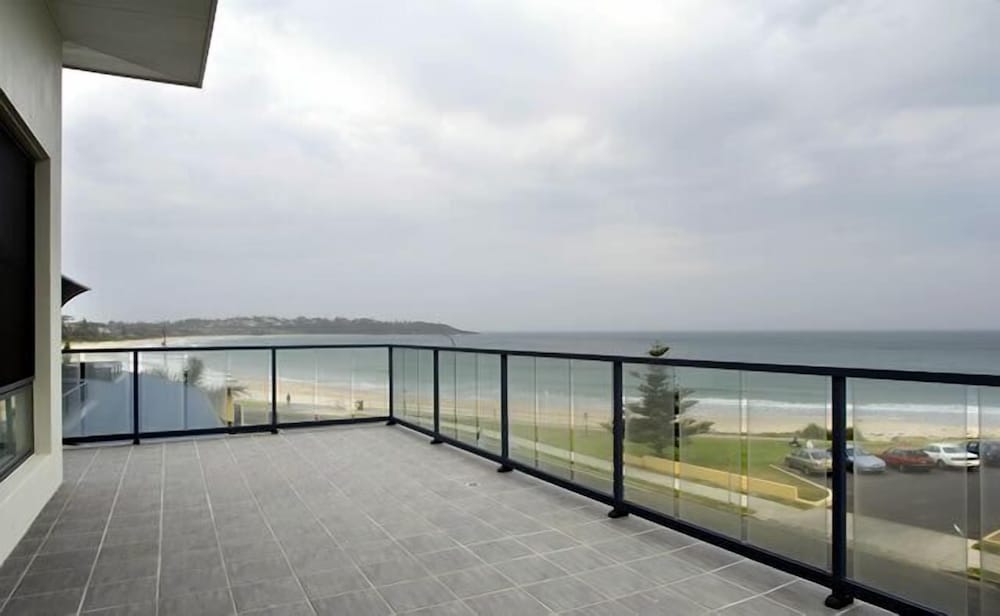 Mollymook Beachfront Executive Apartment