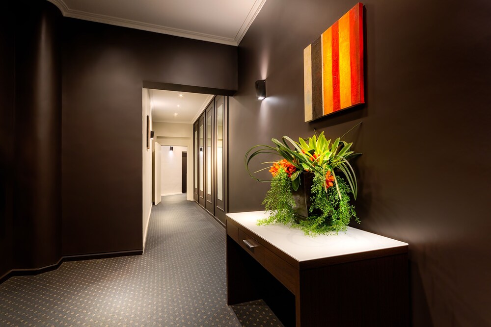 Hallway, Crest on Barkly Serviced Apartments