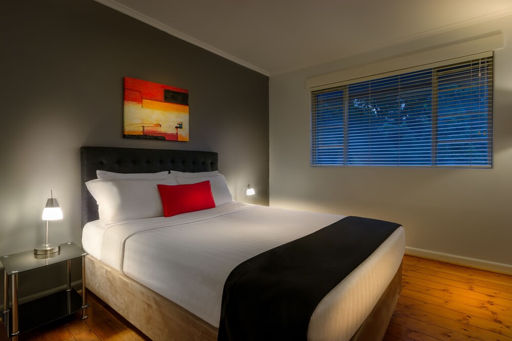 Room, Crest on Barkly Serviced Apartments