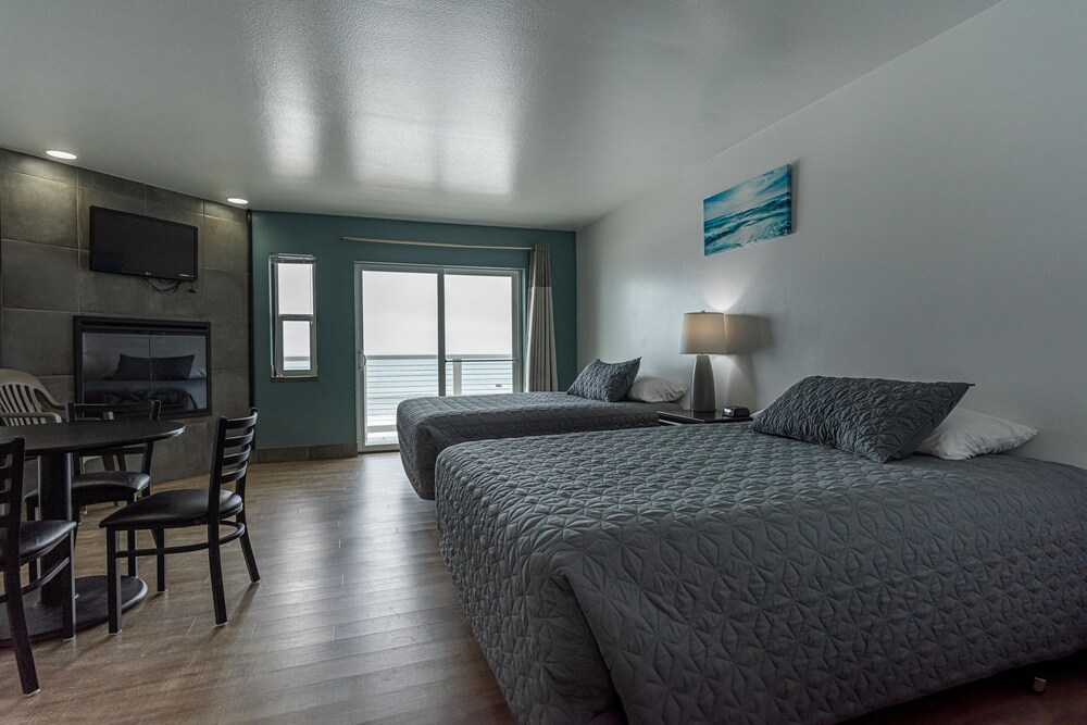 Room Deals for Sunset Oceanfront Lodging, Bandon starting at 105 Hotwire