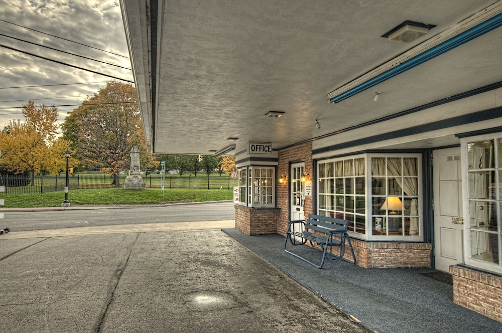 Budget Host Three Crowns Motor Lodge, Gettysburg 40 Room Prices