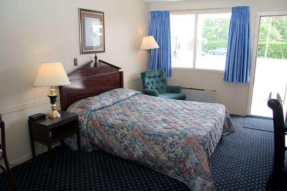 Отель диамант бронницы. Диамант номера. Гостиница на море, алмаз. Лалели стамбул отель диамант. Диамант номера.