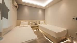 Laptop workspace, blackout drapes, iron/ironing board, free WiFi