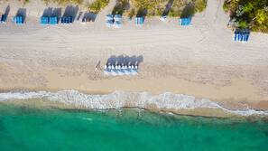 Beach nearby, free beach shuttle, sun-loungers, beach umbrellas