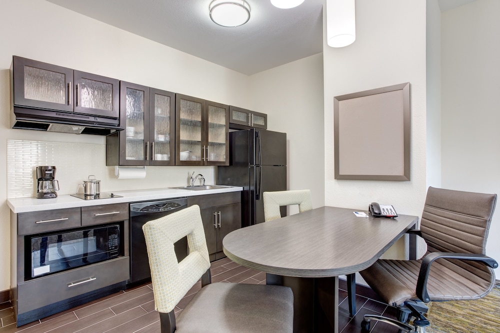 Candlewood Suites Cut Off, an IHG Hotel