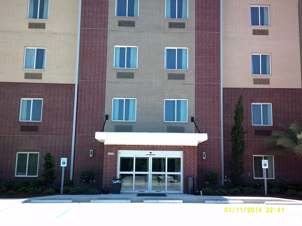 Candlewood Suites Cut Off, an IHG Hotel