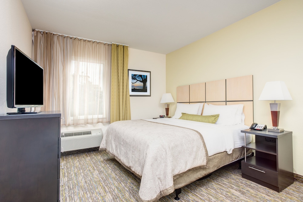 Candlewood Suites Cut Off, an IHG Hotel