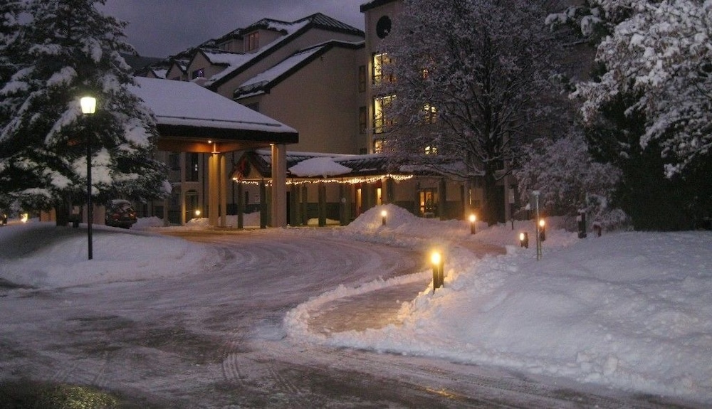 Rivergreen Resort in Lincoln, United States