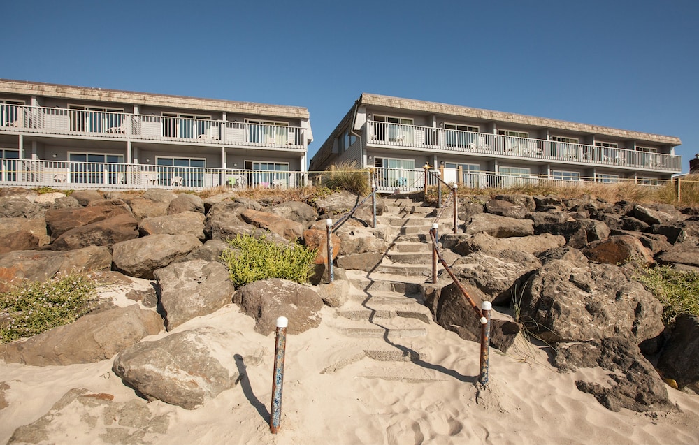 Surfside Oceanfront Resort, Rockaway Beach 164 Room Prices & Reviews Travelocity
