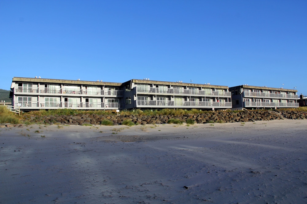 Surfside Oceanfront Resort, Rockaway Beach 164 Room Prices & Reviews