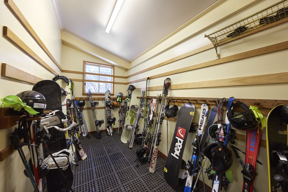 Ripparoo Ski Lodge