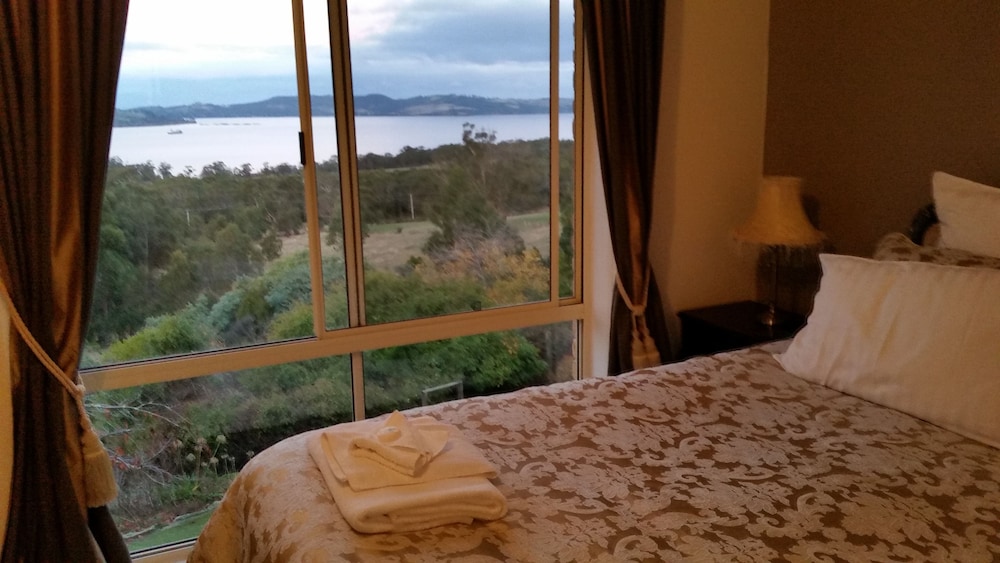 Waterview Gardens Bed And Breakfast
