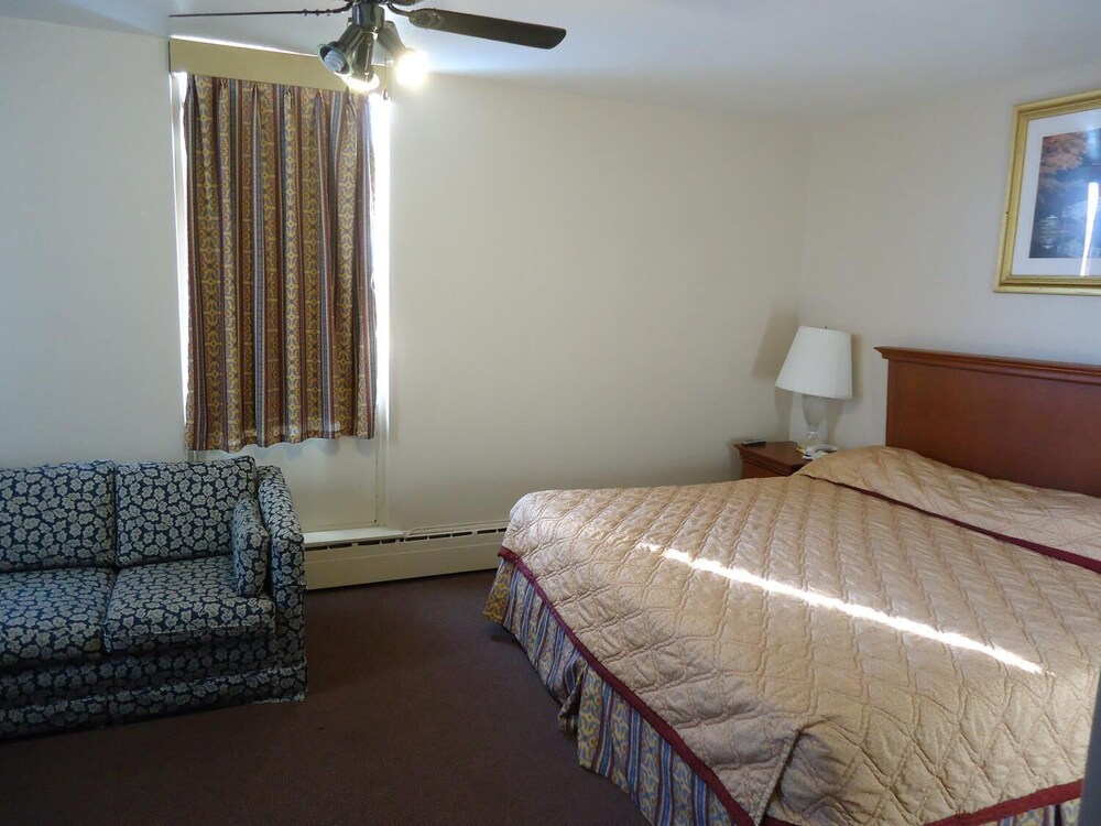 Canadiana Motel Ontario Canada Canadiana Motel, Sudbury: C$70 Room Prices & Reviews | Travelocity