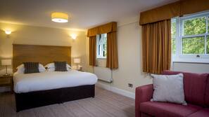 In-room safe, free WiFi, linens