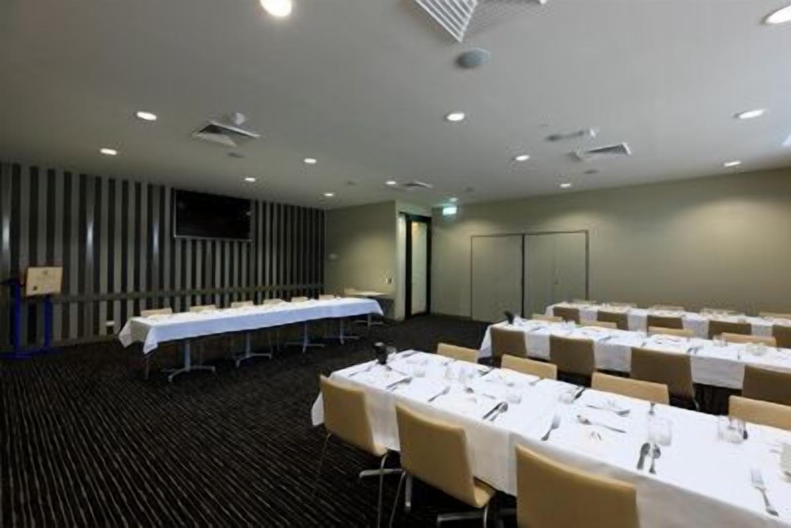 Park Avenue Hotel Motel