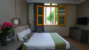 In-room safe, desk, iron/ironing board, free WiFi