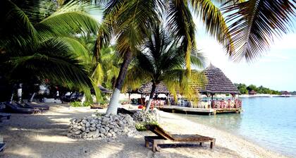 Ouanga Bay Beach Hotel