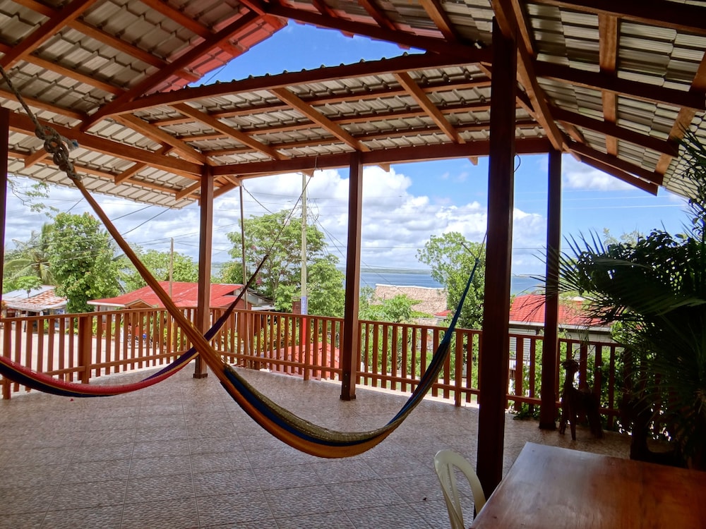 Hotel y Restaurante Las Gardenias in El Remate, Guatemala