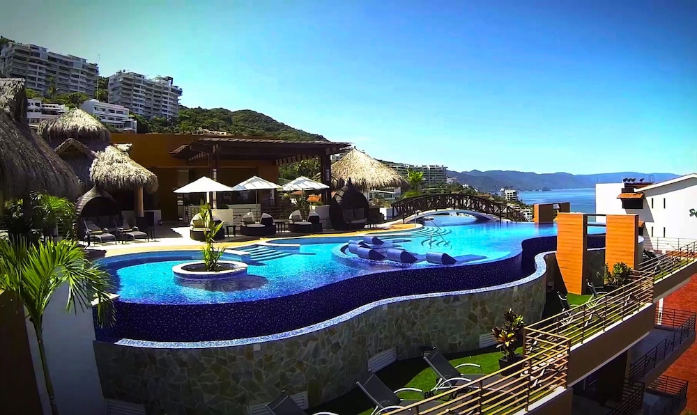 Book Resorts by Pinnacle 220 Puerto Vallarta Hotel Deals