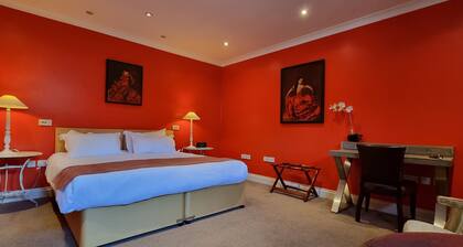 Buccleuch and Queensberry Arms Hotel