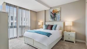 1 quarto, roupas de cama premium, escrivaninha