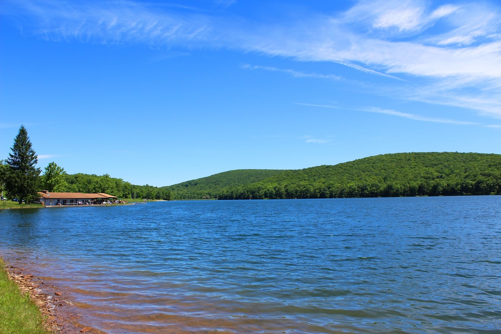 Alpine Lake Resort in Terra Alta Hotel Rates & Reviews on Orbitz