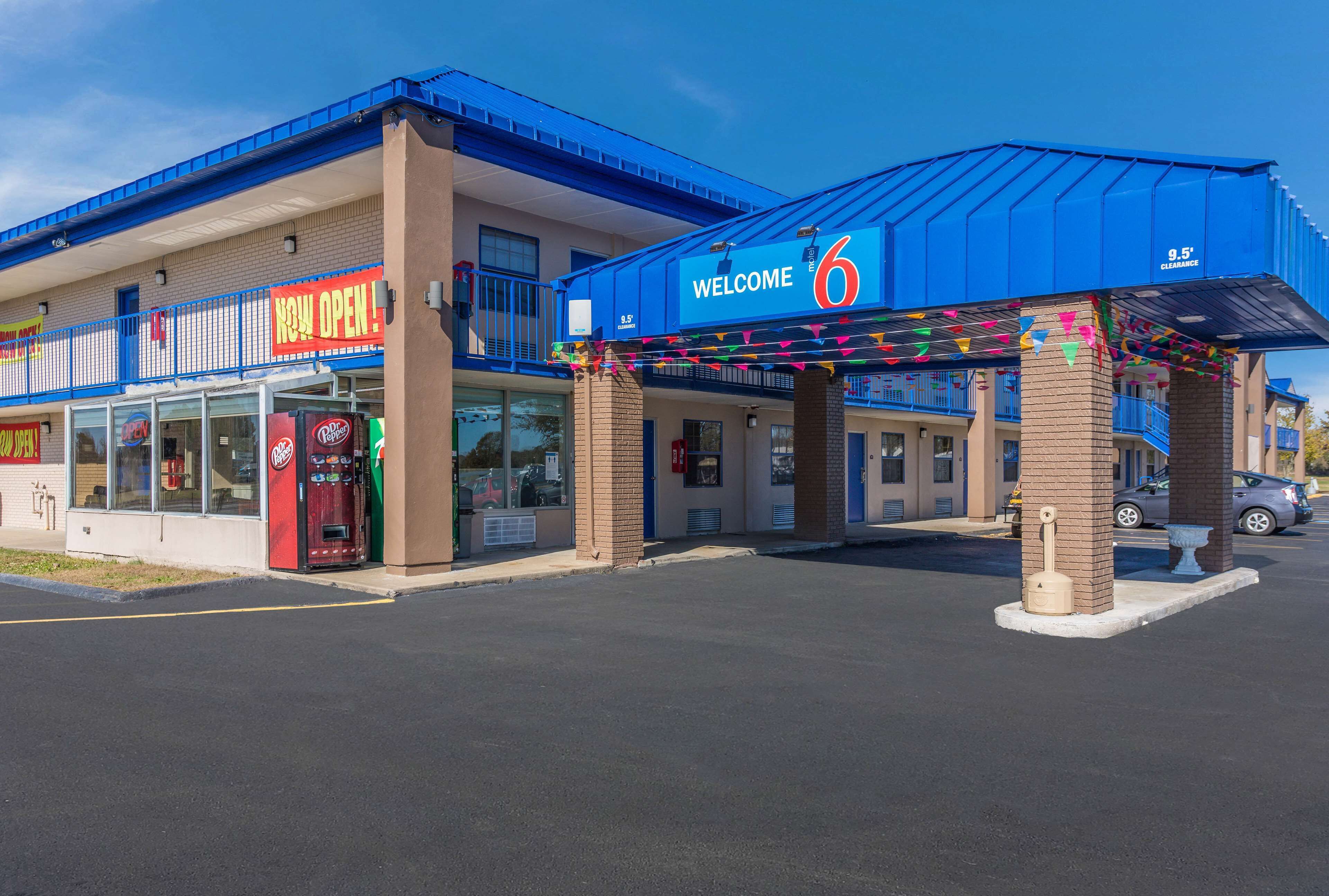 Motel 6 Madisonville in Madisonville, United States