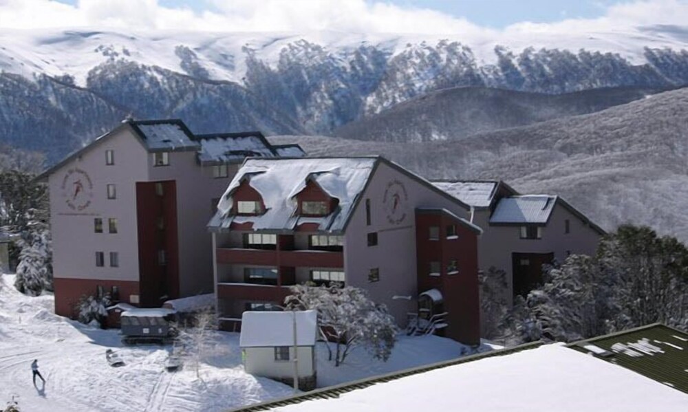 Snow Ski Apartments