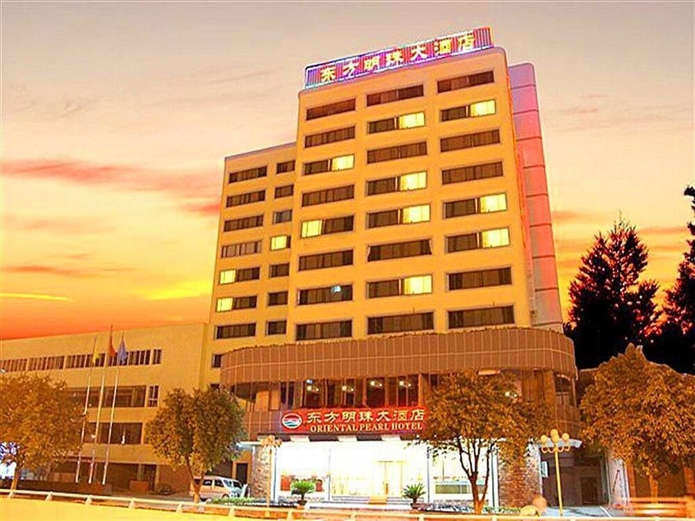 Oriental Pearl Hotel in Houling, China