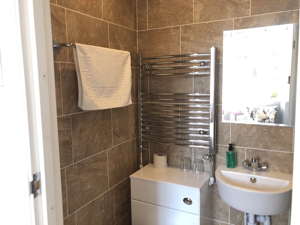 Allison House 16 Guesthouse