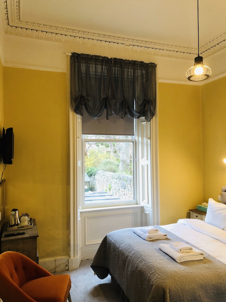 Allison House 16 Guesthouse