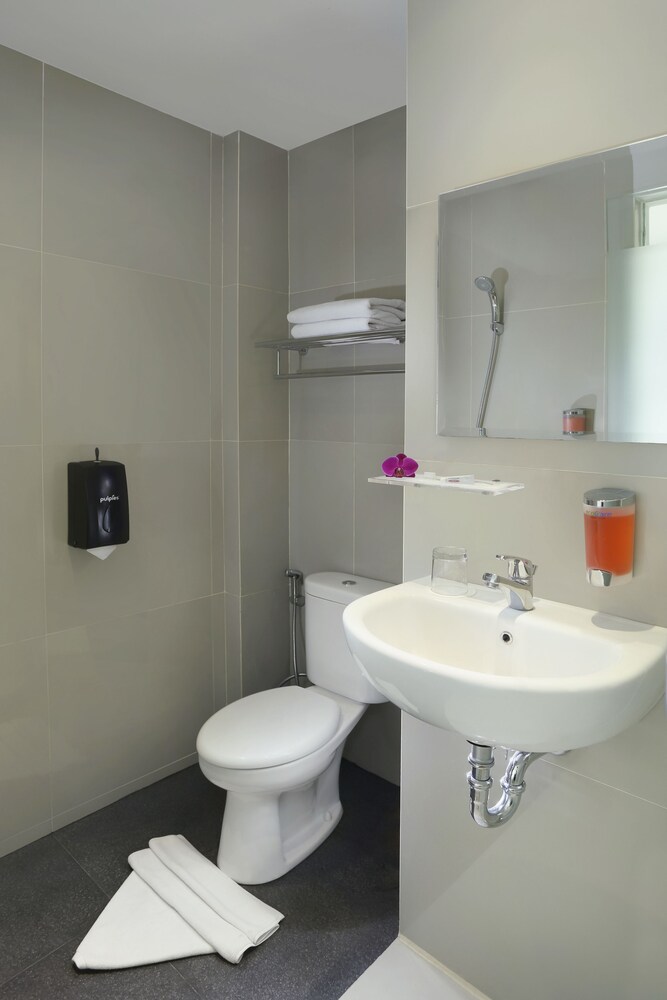 Zizz Convention Hotel Kerobokan Idn Airasiago - 